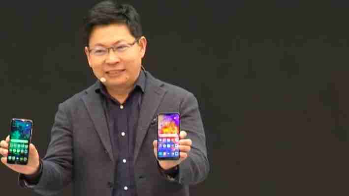 VIDEO. Huawei a lansat primul smartphone cu cameră foto triplă