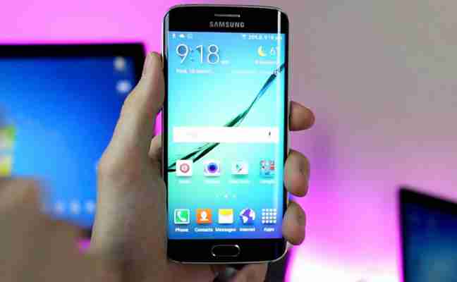 De ce Samsung Galaxy S6 edge este mai scump decât iPhone 6 Plus?