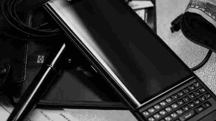Blackberry renunţă la producţia de telefoane
