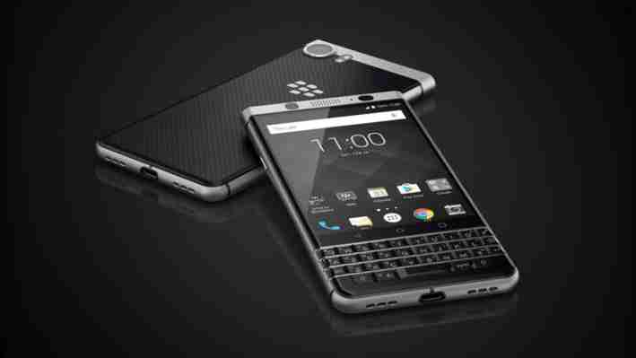 VIDEO | BlackBerry lansează KeyOne, un nou smartphone cu tastatură fizică
